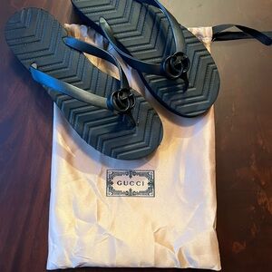 Faux Gucci Black Flip-Flops w/dust bag